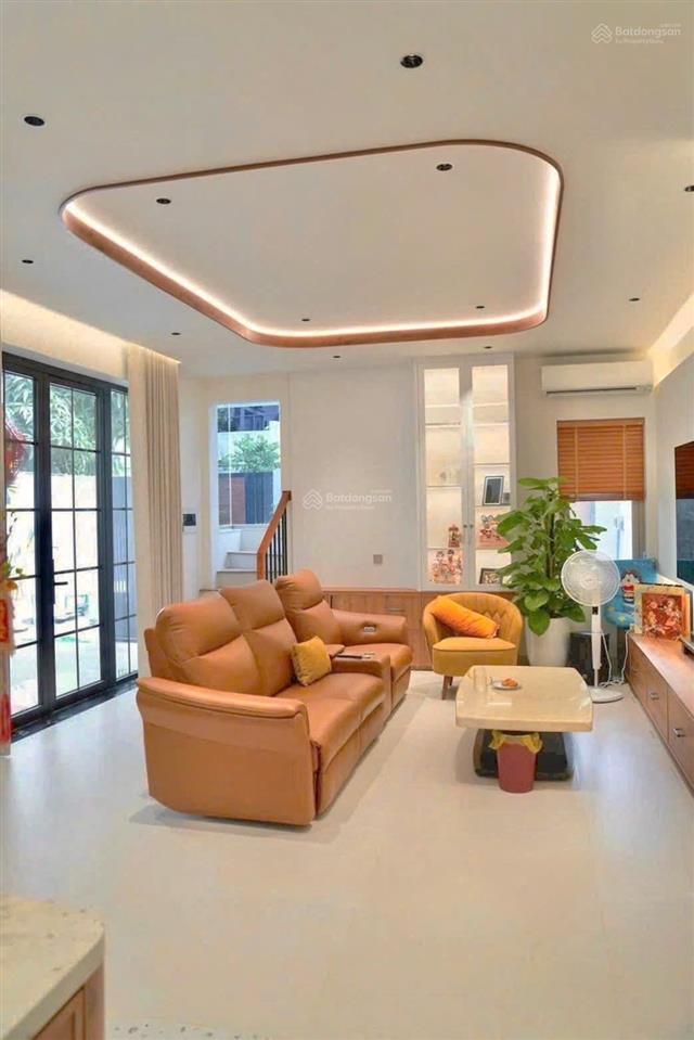Biệt thự sân vườn full nội thất mt kdc bộ công an. quận 7