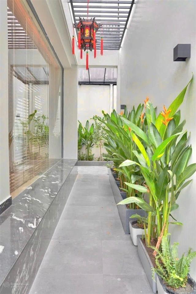 Biệt thự sân vườn full nội thất mt kdc bộ công an. quận 7