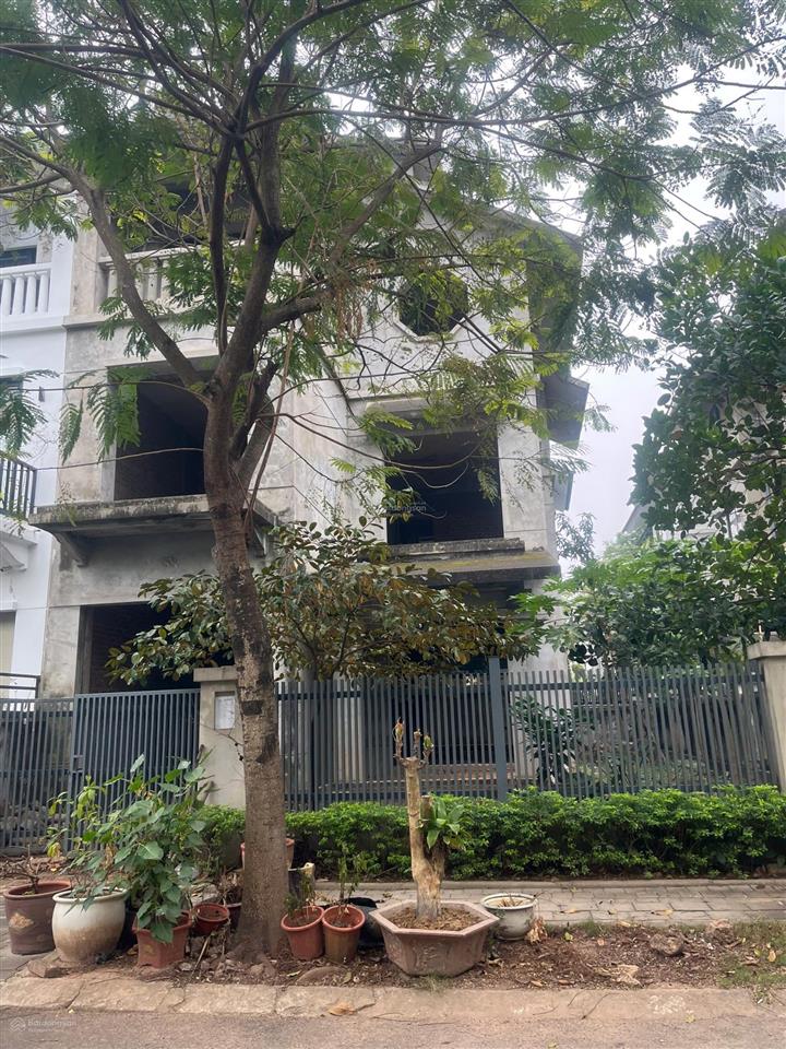 Cho thuê nhà vườn 180m² 3 tầng 1 tum sunny garden city (quốc oai)