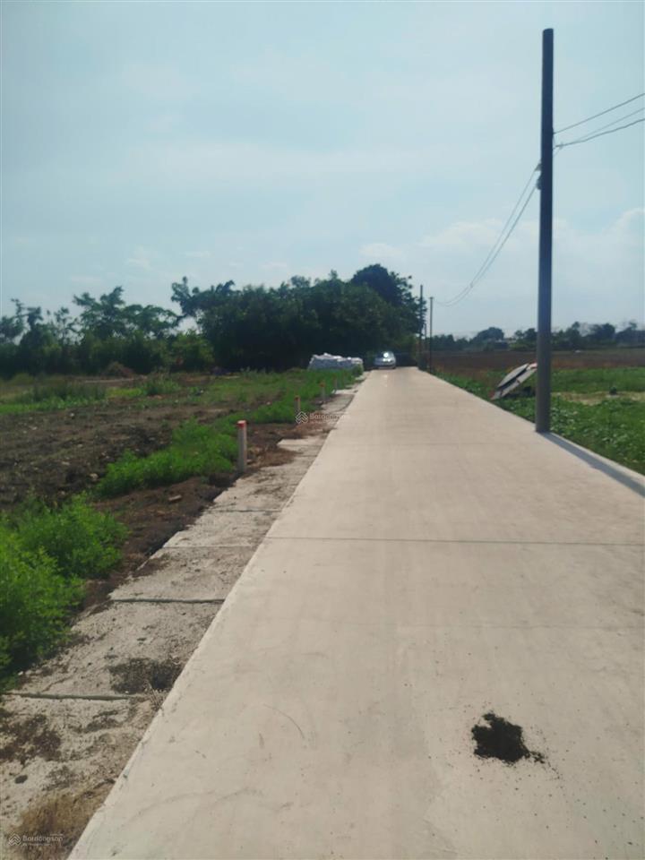 Cần tiền bán mảnh đất thổ cư giá 548 triệu  cách ql1a 750m
