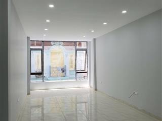 Cho thuê văn phòng 19 trần quang diệu  hoàng cầu 50m2 giá 8 triệu 0389 930 ***