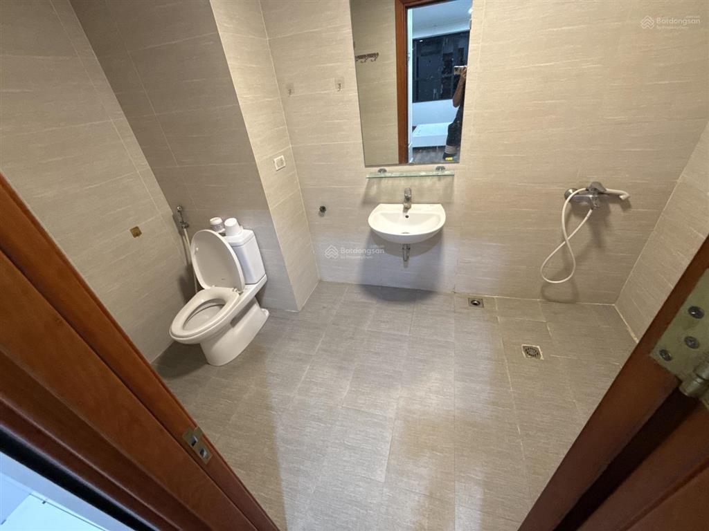 Chính chủ bán căn hộ goldmark city 121 m2 giá 10.2 tỷ 0389 930 ***