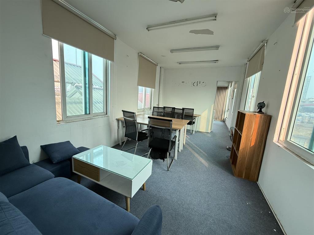 Sàn đẹp đủ đồ nguyên hồng  huỳnh thúc kháng 40 m2  7.5 triệu có thang máy