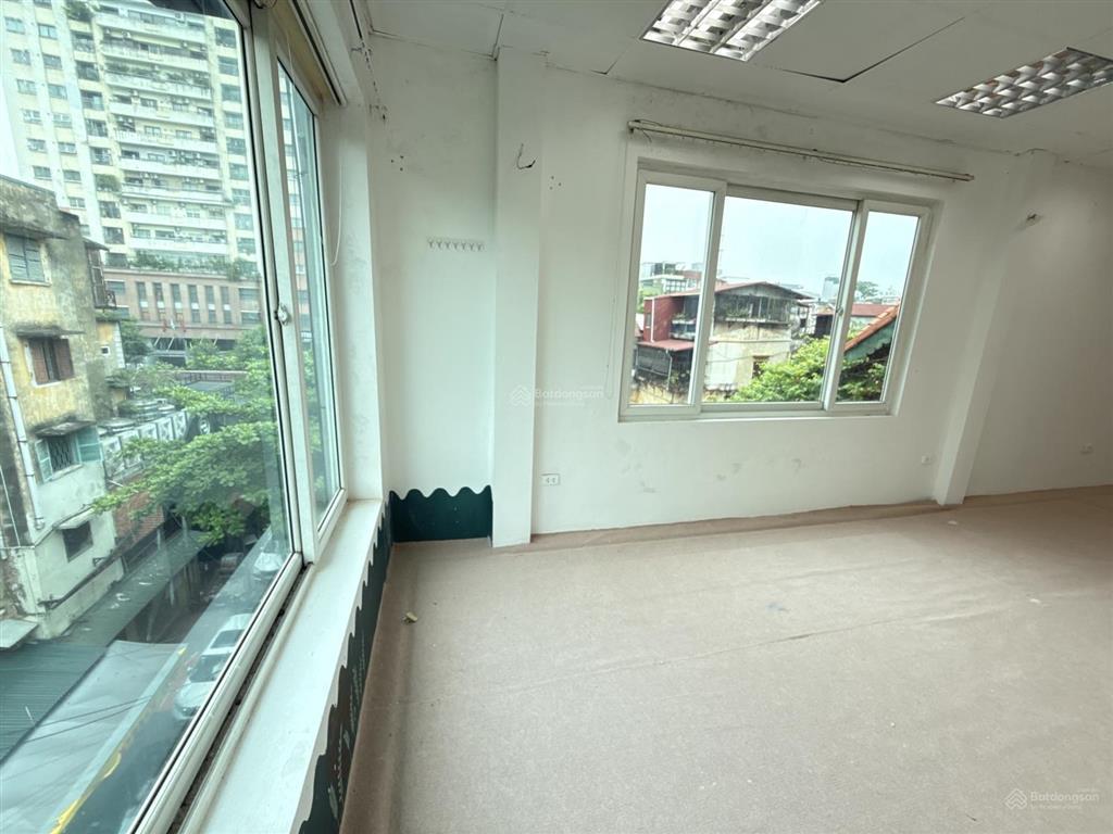 Chủ nhà cho thuê sàn văn phòng 14 huỳnh thúc kháng  nguyên hồng 50 m2 sử dụng 8,5 triệu
