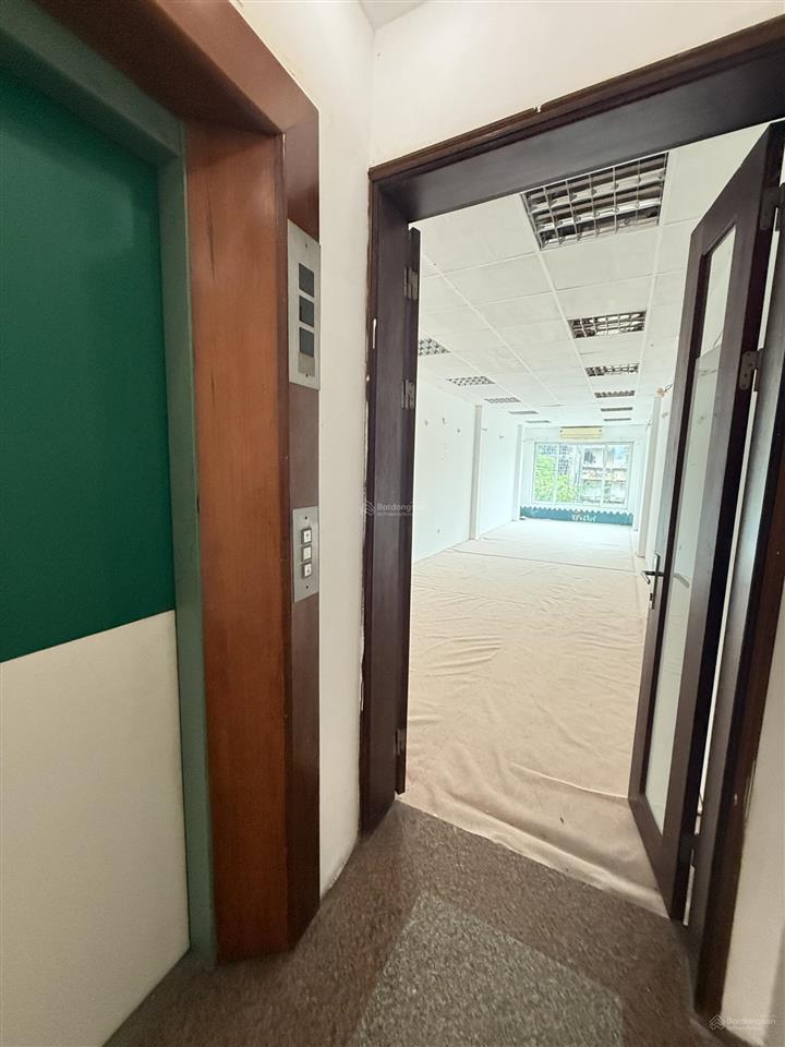 Chính chủ cho thuê tầng 6 tòa vp 7 tầng huỳnh thúc kháng 9 triệu/tháng 0389 930 ***