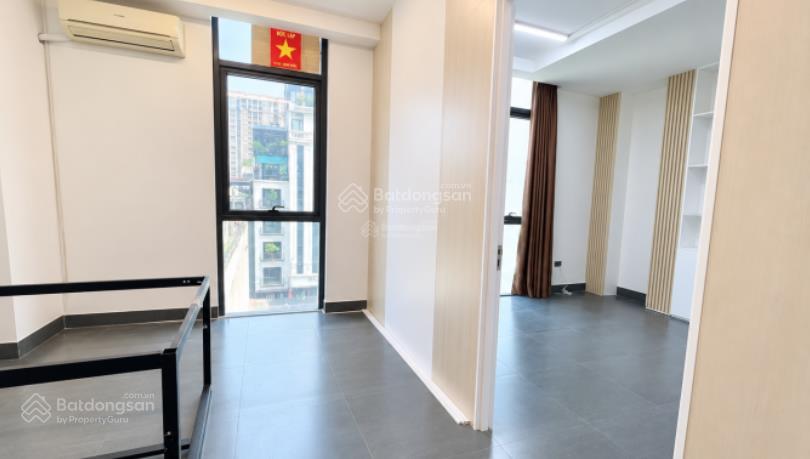 Cho thuê sàn văn phòng 55 nguyễn hy quang  hoàng cầu 100 m2 full kính lô góc đẹp