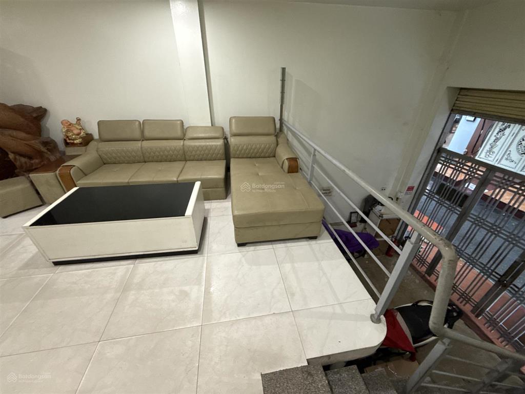 Cho thuê mặt bằng kinh doanh ngõ 25 võ văn dũng 15 m2 giá 4.5 triệu/tháng. 0389 930 ***