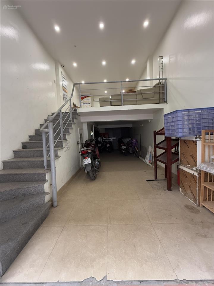 Cho thuê mặt bằng kinh doanh ngõ 25 võ văn dũng 15 m2 giá 4.5 triệu/tháng. 0389 930 ***
