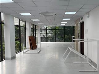 Cho thuê mbkd  văn phòng công viên hoàng cầu 100 m2 giá 26 triệu 0389 930 ***