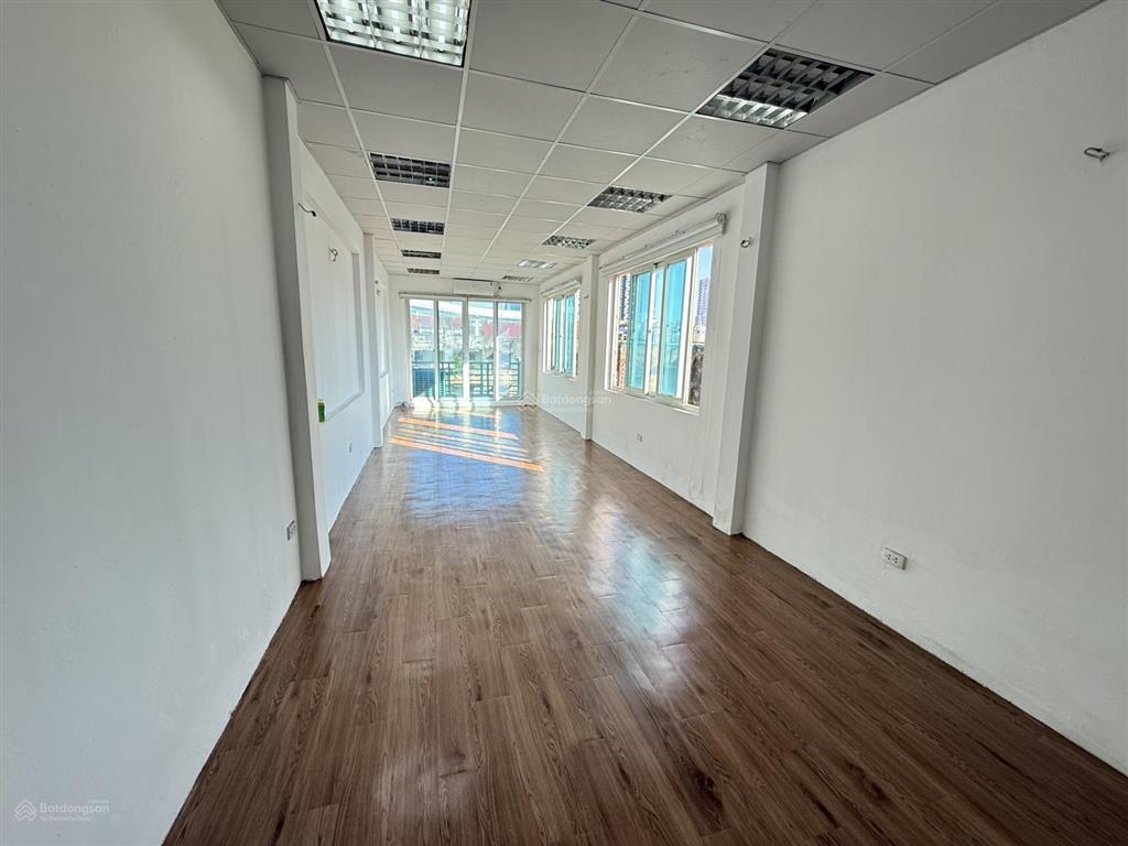 Sàn văn phòng  mbkd online 14 huỳnh thúc kháng 50 m2 sử dụng chỉ 8,5 triệu/th 0389 930 ***