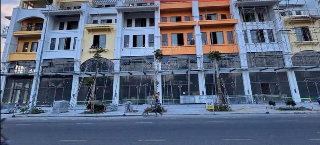 Shophouse 5 tầng mặt tiền trần hưng đạo, ngang 6m, thích hợp cho thuê, kinh doanh, buôn bán. ck 10%