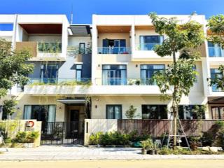 Shophouse nằm trục hoàng quốc việt vị trí trung tâm, cách aeon 1km