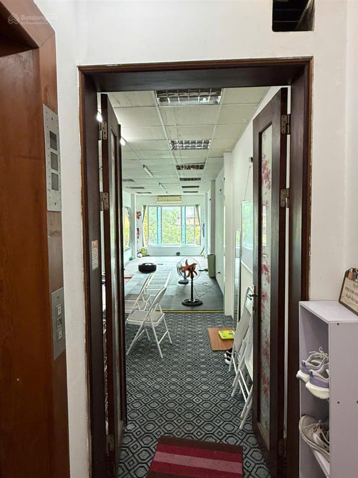 Chính chủ cho thuê văn phòng 16 nguyên hồng 50 m2, giá 8 triệu 0977 227 ***