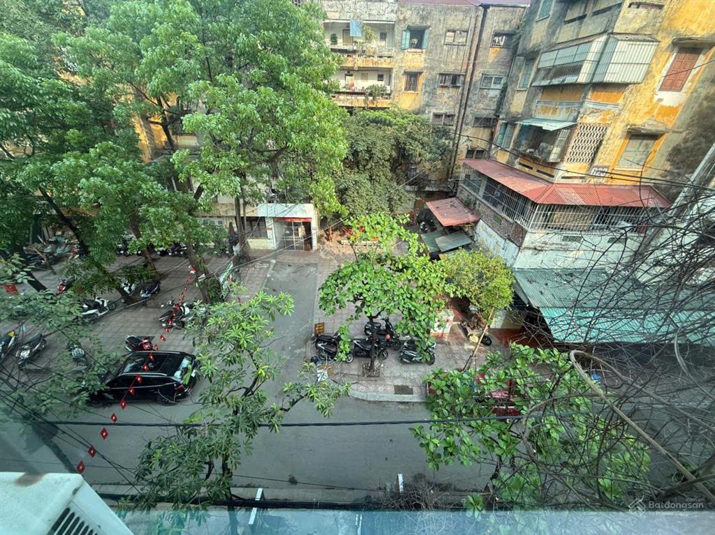 Chính chủ cho thuê văn phòng 16 nguyên hồng 50 m2, giá 8 triệu 0977 227 ***