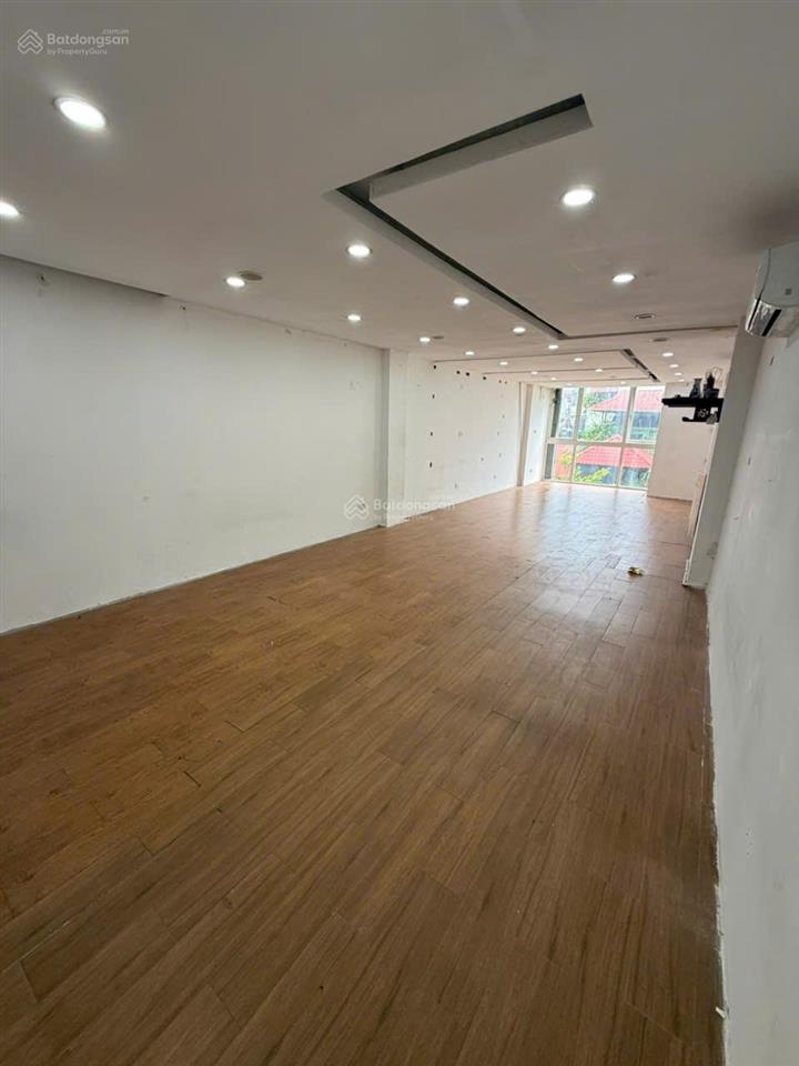Giảm giá shock sàn 80 m2 mặt phố đống đa 11 triệu/tháng 0977 227 ***