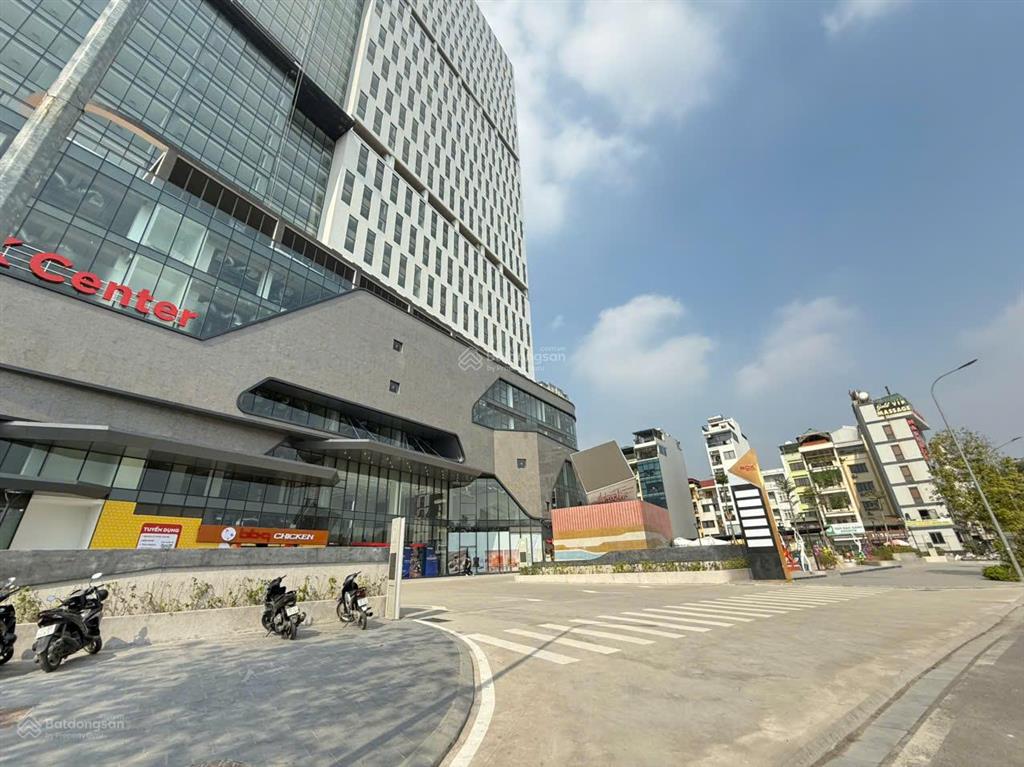 Cho thuê sàn tầng 3 tòa nhà goldmark city 500m2, giá 340 nghìn/m2/th ~ 12.5 usd/m2, 0977 227 ***