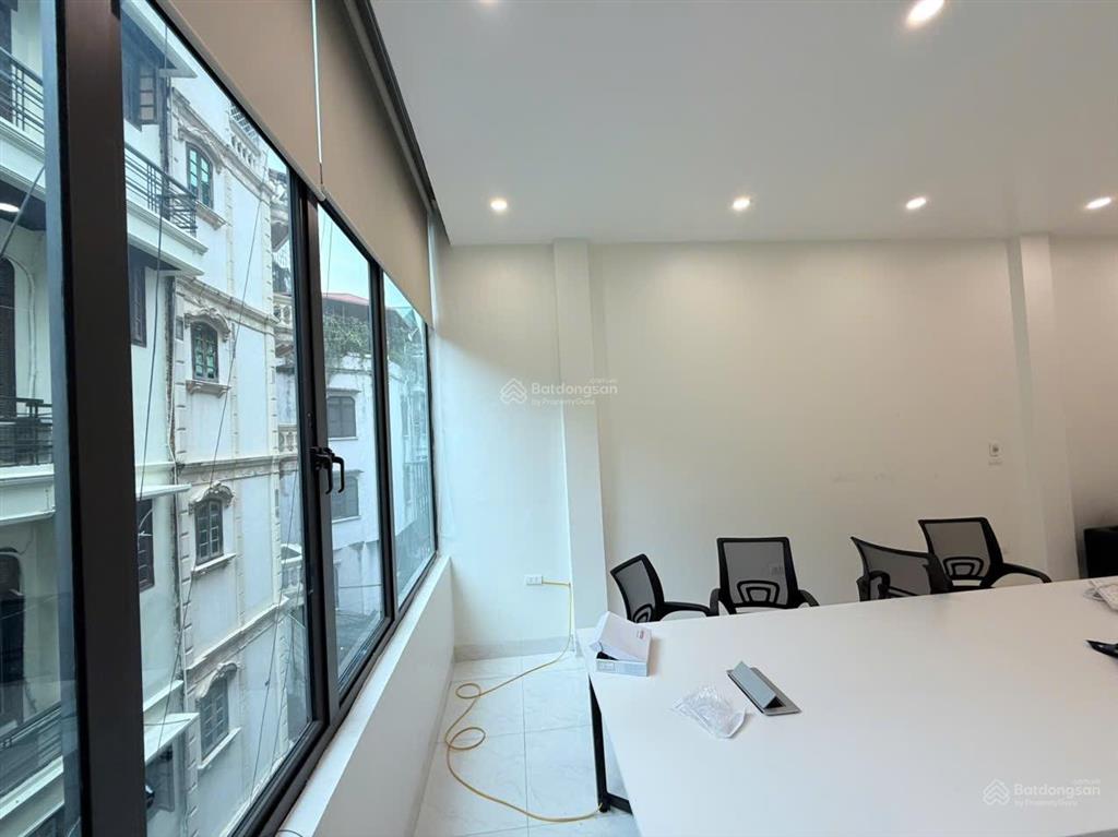 Sàn vp 25 võ văn dũng  61 hoàng cầu 55 m2 giá 8 triệu/tháng 0977 227 ***