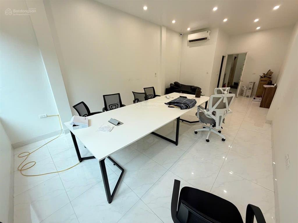 Sàn vp 25 võ văn dũng  61 hoàng cầu 55 m2 giá 8 triệu/tháng 0977 227 ***