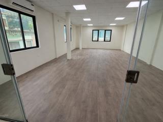 Chính chủ cho thuê văn phòng ngõ 34 hoàng cầu 75 m2 13 triệu/tháng 0977 227 ***