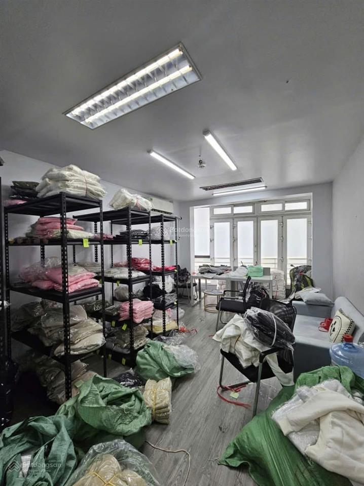 Cho thuê văn phòng ngõ 59 hoàng cầu 40 m²  7 triệu/tháng có thang máy cửa sổ kính đẹp