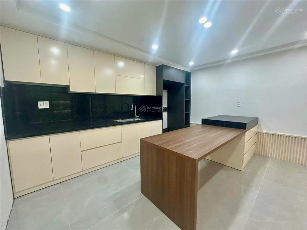 Chính chủ gửi bán căn nhà 3 tầng tại trung tâm đồng hoà , kiến an