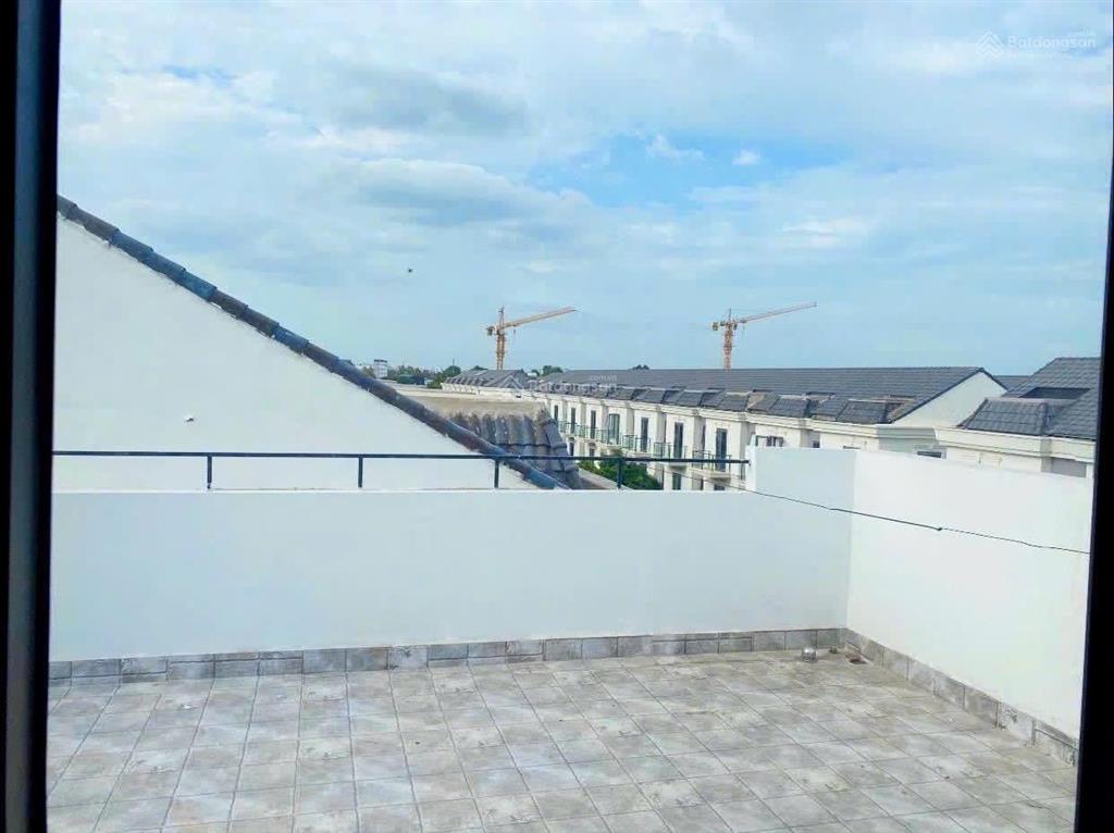 Bán shophouse căn góc vị trí đẹp sim city q9, hoàn thiện xịn, giá thỏa thuận