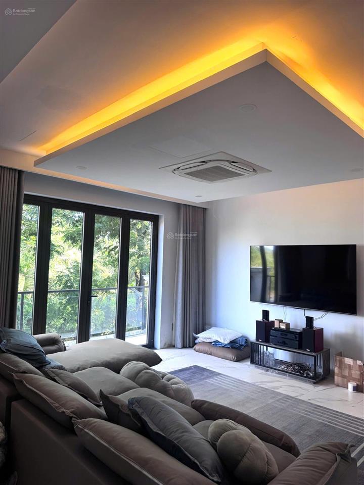 Bán shophouse căn góc vị trí đẹp sim city q9, hoàn thiện xịn, giá thỏa thuận