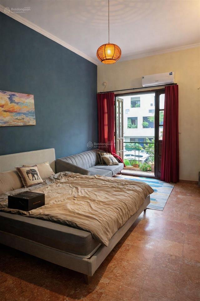 Tôn thất thiệp  dt 125m2  cả phố duy nhất 1 nhà bán  vị trí đỉnh chóp ba đình.