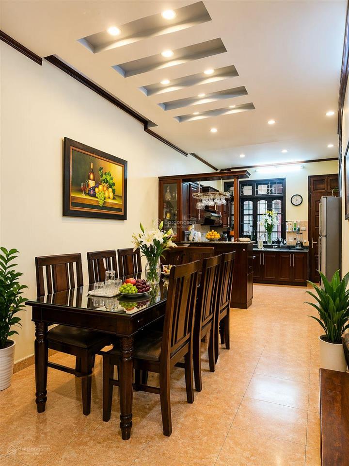 Nhà đẹp lõi ba đình  view thành cổ hoàng diệu  gần bộ quốc phòng  cả ngõ duy 1 nhà bán