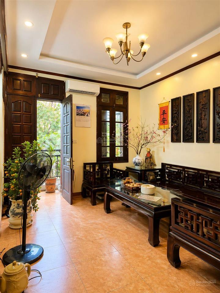 Nhà đẹp lõi ba đình  view thành cổ hoàng diệu  gần bộ quốc phòng  cả ngõ duy 1 nhà bán