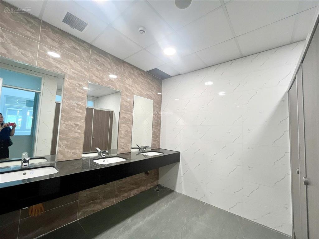 Cho thuê văn phòng mặt tiền tầng trệt, dt 180m2 giá chỉ 129 triệu, tòa nhà 91a cao thắng, q3