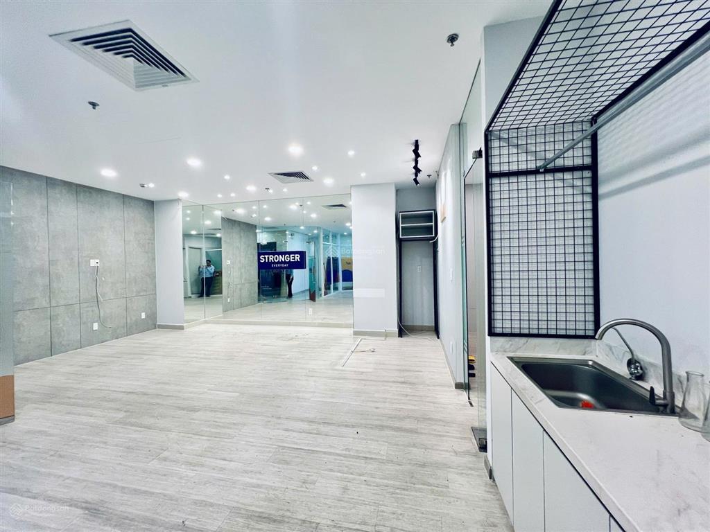 Cho thuê văn phòng mặt tiền tầng trệt, dt 180m2 giá chỉ 129 triệu, tòa nhà 91a cao thắng, q3