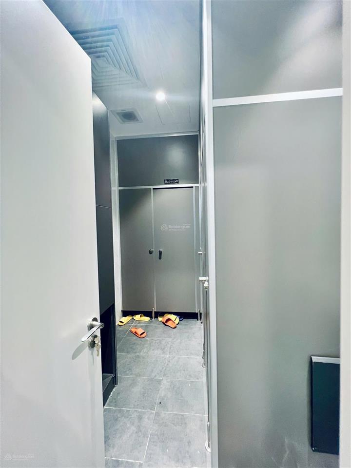 Cho thuê văn phòng mặt tiền tầng trệt, dt 180m2 giá chỉ 129 triệu, tòa nhà 91a cao thắng, q3
