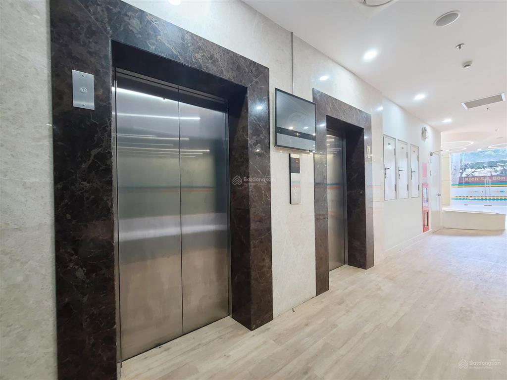 Cho thuê văn phòng mặt tiền tầng trệt, dt 180m2 giá chỉ 129 triệu, tòa nhà 91a cao thắng, q3