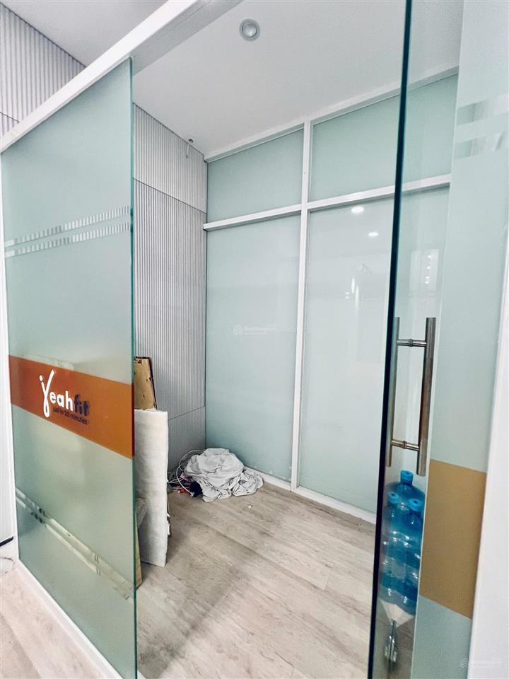 Cho thuê văn phòng mặt tiền tầng trệt, dt 180m2 giá chỉ 129 triệu, tòa nhà 91a cao thắng, q3