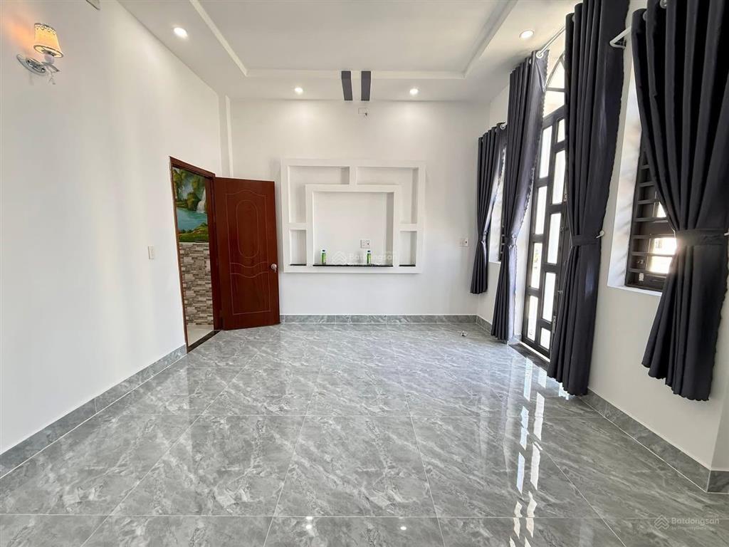 Bán nr tại trương thị hoa, 6,2 tỷ, 55m2, 4pn, 4wc, chính chủ, hot!