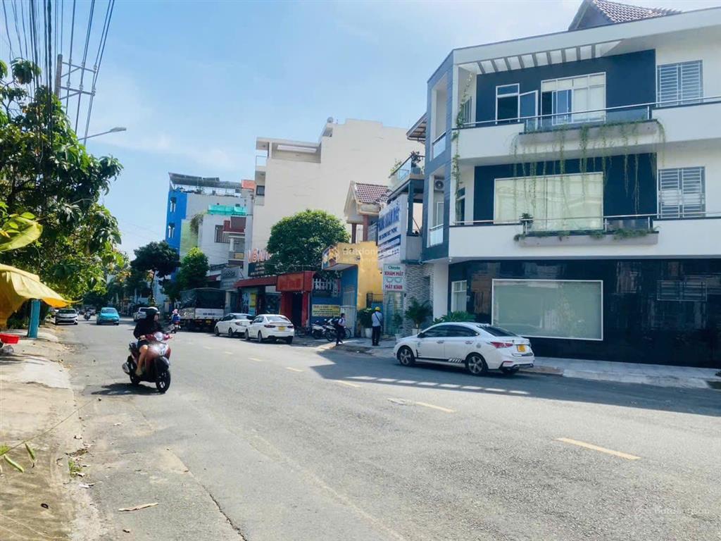 Bán nhà mặt tiền đường số 1, trung tâm hành chính dĩ an, giá cực chất 6,9 tỷ.  0909 290 ***