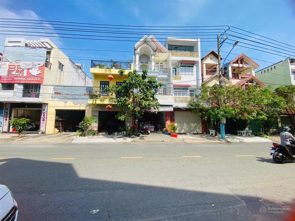 Bán nhà mặt tiền đường số 1, trung tâm hành chính dĩ an, giá cực chất 6,9 tỷ.  0909 290 ***