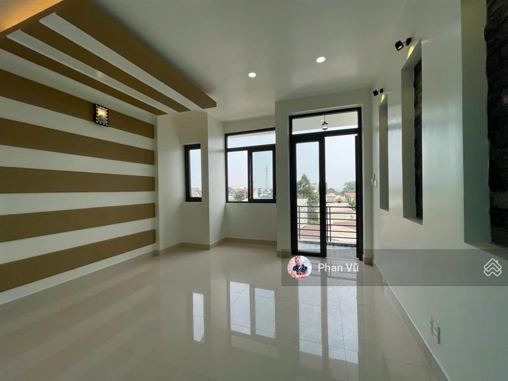Bán nhà riêng 3 lầu, giá 4,95 tỷ, 74m2 đ, nguyễn đình chiểu, đông hòa, dĩ an,  0909 290 ***