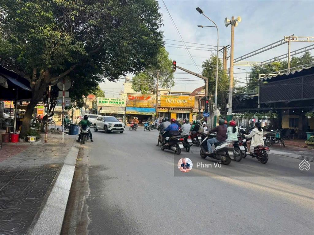 Bán nhà mặt tiền nguyễn thái học, dĩ an, 8,5 tỷ, 126m2 ngang 6m.  0909 290 ***