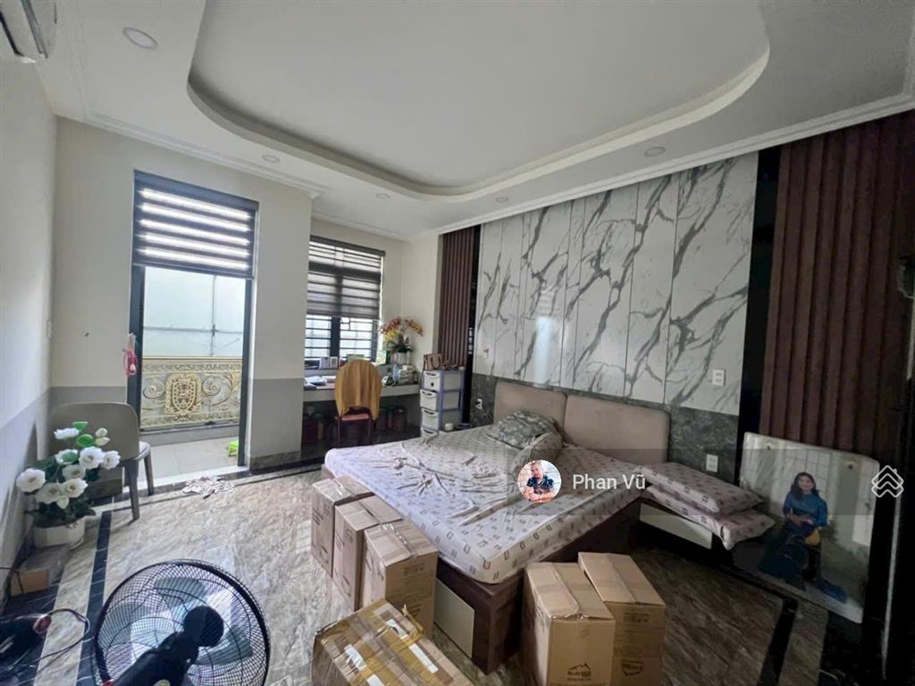 Bán nhà hoàn công 4 lầu đông hòa, dĩ an, giá 5,1 tỷ, 72m2.  0909 290 ***