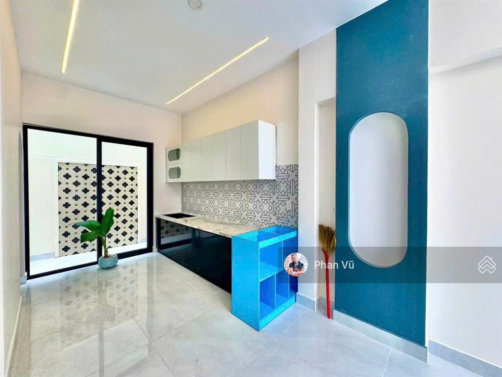 Giảm sốc 1 tỷ. nhà mới 100%. đ. trần hưng đạo, dĩ an. 3,8 tỷ.  0909 290 ***