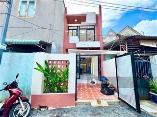 Giảm sốc 1 tỷ. nhà mới 100%. đ. trần hưng đạo, dĩ an. 3,8 tỷ.  0909 290 ***