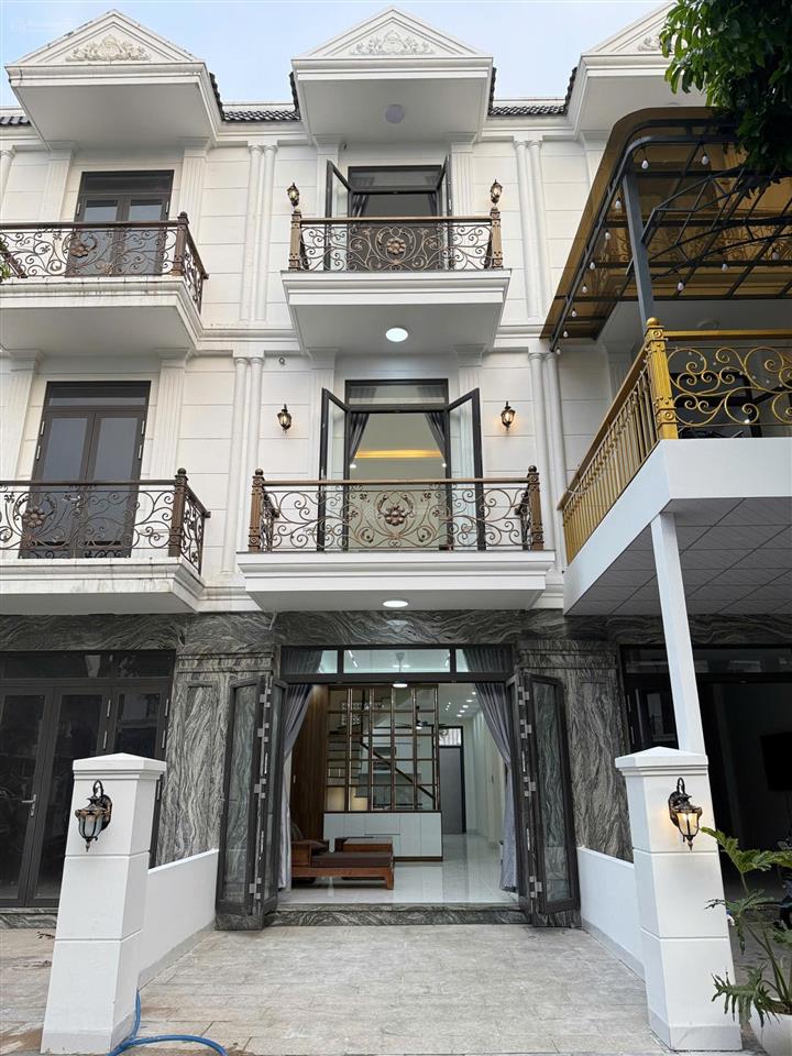 Nhà 3 tấm hoàn công, full nội thất cao cấp. gần bigc. giá 6ty9.  0909 290 ***