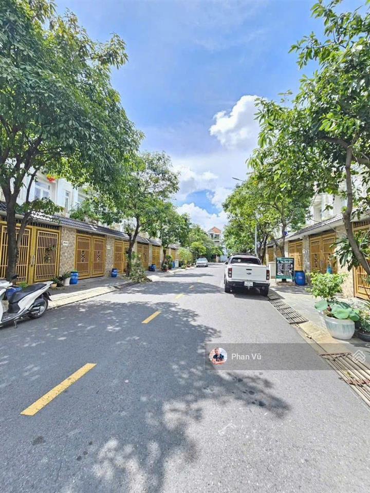 Nhà phố gần go dĩ an. 4pn, 3wc đ. võ thị sáu, 6,65 tỷ, 72m2,  0909 290 ***