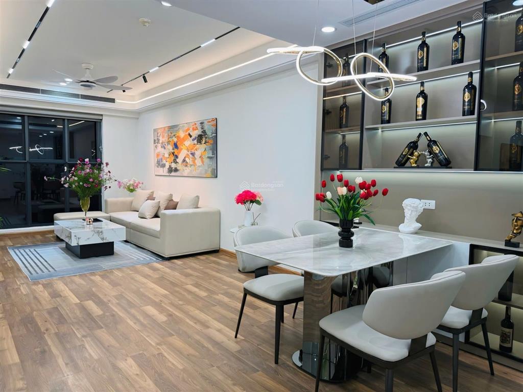Cần bán chung cư goldmark city.tòa ruby 3 tầng trung đẹp dt 75m2,2 pn,2vs giá 7,5 tỷ.full nội thất