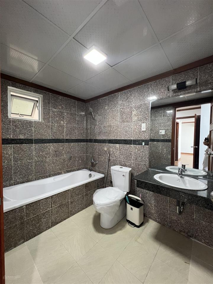 Cho thuê chung cư 2pn hoàng anh gia lai, bờ hồ hàm nghi, tttp đà nẵng giá 11tr/tháng