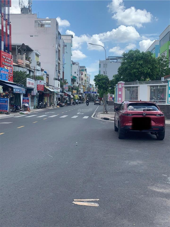 Bán nhà mặt tiền kinh doanh chấn hưng