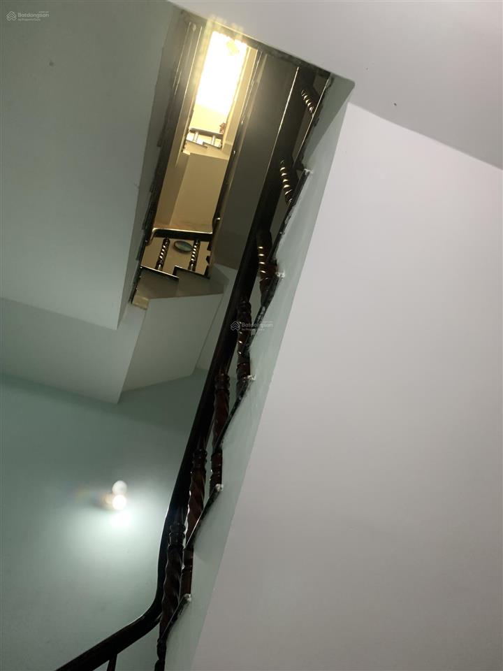 Bán nhà mặt tiền kinh doanh và ở chấn hưng