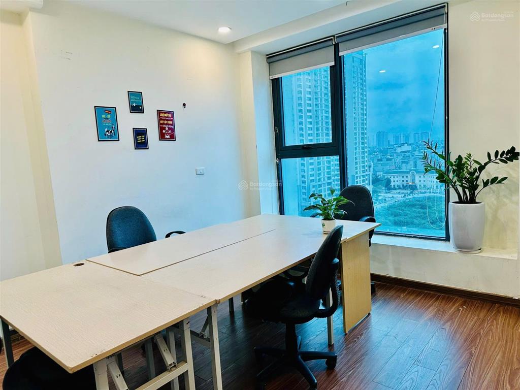 Cho thuê căn hộ 75m², 2 ngủ, 2 wc, đồ cơ bản (ưu tiên là văn phòng), có thể vào ở luôn